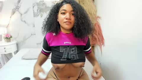 naomyduff online show from April 2026 07:42:02 PM