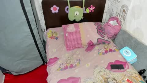 Naomyfoxx online show from July 2026 09:00:01 AM