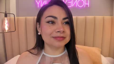 Naomy  online show from May 2026 10:33:02 AM