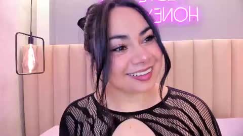 Naomy  online show from June 2026 10:47:01 AM