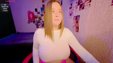 Naomy Rey online show from July 2026 07:06:02 PM