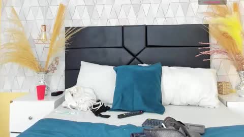 Naomy online show from February 2026 07:34:02 PM