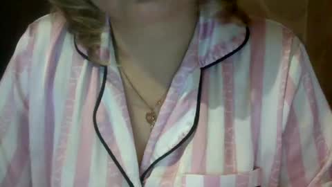 Snapshot of narcisjill chatting on December 2024 12:29:02 AM NarcisJill online show from December 2024 12:29:02 AM