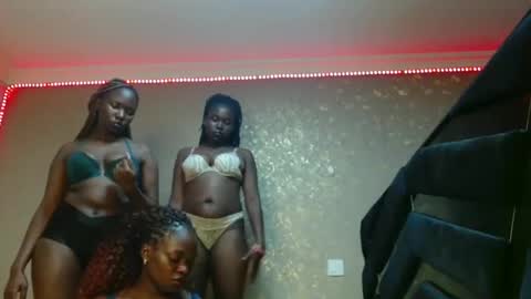 Snapshot of nasha_nei chatting on March 2026 04:33:01 PM Nasha online show from March 2026 04:33:01 PM