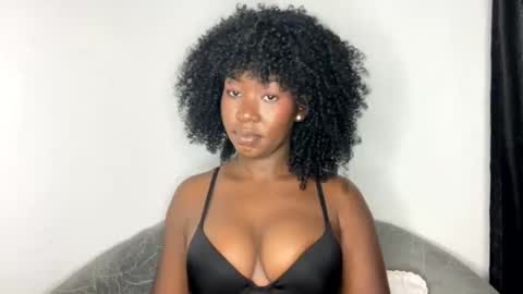 Tessy online show from June 2026 06:22:02 PM