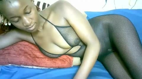 Marie online show from November 2025 05:40:02 AM