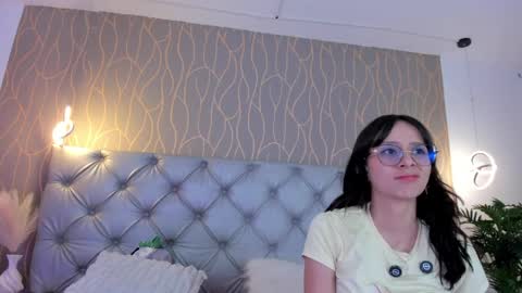 natalia online show from June 2026 07:05:01 PM