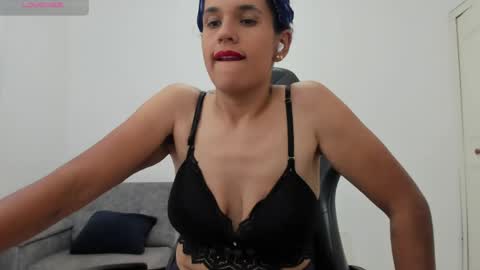 Nathalia online show from May 2026 06:25:01 PM