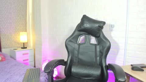 Natalia Kiss online show from April 2026 09:39:01 PM