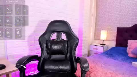 Natalia Kiss online show from July 2026 04:21:01 PM