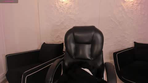 Snapshot of nataliagaret chatting on December 2025 01:36:01 AM Nata online show from December 2025 01:36:01 AM