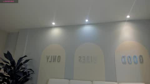 Snapshot of nataliagaret chatting on April 2026 10:46:02 AM Nata online show from April 2026 10:46:02 AM