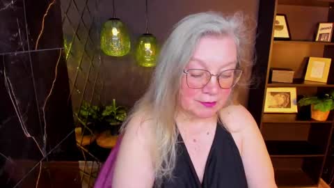 NataliCloud online show from May 2026 06:09:01 PM