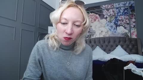 Snapshot of natalie_bitton chatting on February 2025 07:50:02 AM Natalie online show from February 2025 07:50:02 AM