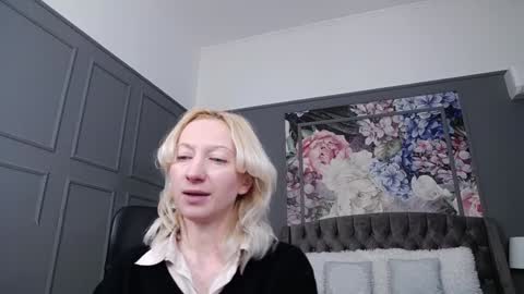 Snapshot of natalie_bitton chatting on February 2025 07:26:02 AM Natalie online show from February 2025 07:26:02 AM