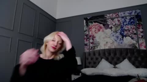 Snapshot of natalie_bitton chatting on March 2025 08:23:02 AM Natalie online show from March 2025 08:23:02 AM