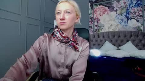 Snapshot of natalie_bitton chatting on March 2025 09:27:02 AM Natalie online show from March 2025 09:27:02 AM