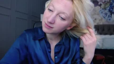 Snapshot of natalie_bitton chatting on March 2025 12:31:02 PM Natalie online show from March 2025 12:31:02 PM