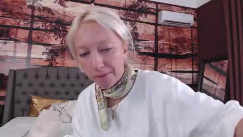 Snapshot of natalie_bitton chatting on September 2025 10:59:02 AM Natalie online show from September 2025 10:59:02 AM