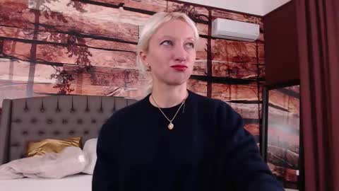 Snapshot of natalie_bitton chatting on October 2025 11:18:01 AM Natalie online show from October 2025 11:18:01 AM