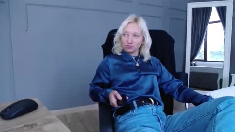 Snapshot of natalie_bitton chatting on November 2025 07:40:01 AM Natalie online show from November 2025 07:40:01 AM