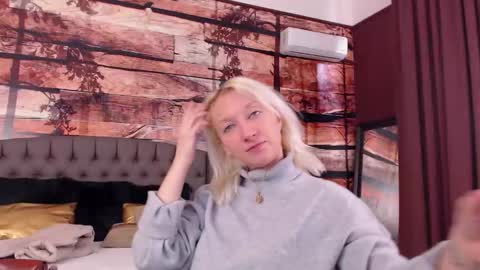 Snapshot of natalie_bitton chatting on November 2025 08:47:01 AM Natalie online show from November 2025 08:47:01 AM