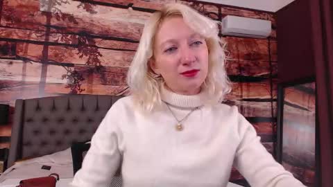 Snapshot of natalie_bitton chatting on December 2025 11:59:01 AM Natalie online show from December 2025 11:59:01 AM