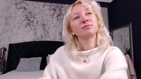 Snapshot of natalie_bitton chatting on December 2025 06:09:01 AM Natalie online show from December 2025 06:09:01 AM