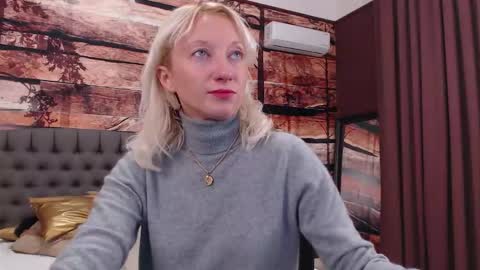 Snapshot of natalie_bitton chatting on December 2025 10:45:02 AM Natalie online show from December 2025 10:45:02 AM