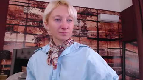 Snapshot of natalie_bitton chatting on January 2026 11:47:01 AM Natalie online show from January 2026 11:47:01 AM