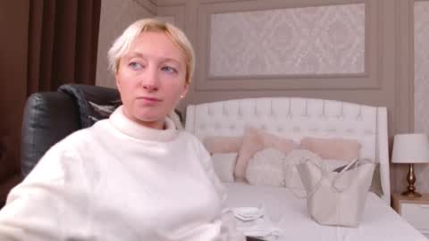 Snapshot of natalie_bitton chatting on January 2026 10:06:02 AM Natalie online show from January 2026 10:06:02 AM