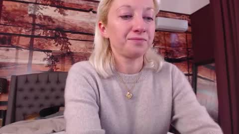 Snapshot of natalie_bitton chatting on January 2026 12:22:02 PM Natalie online show from January 2026 12:22:02 PM