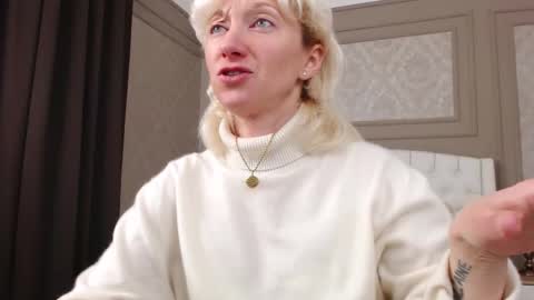 Snapshot of natalie_bitton chatting on February 2026 08:51:01 AM Natalie online show from February 2026 08:51:01 AM