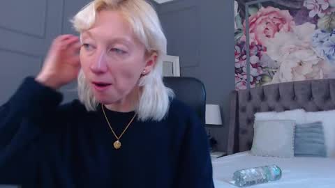 Snapshot of natalie_bitton chatting on February 2026 08:08:02 AM Natalie online show from February 2026 08:08:02 AM