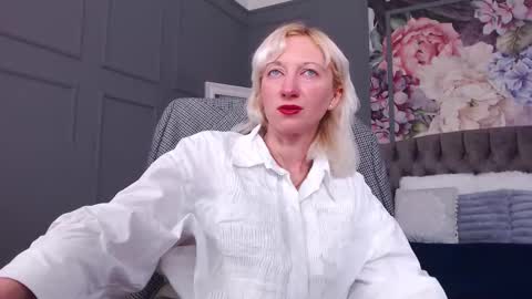 Snapshot of natalie_bitton chatting on February 2026 07:38:02 AM Natalie online show from February 2026 07:38:02 AM