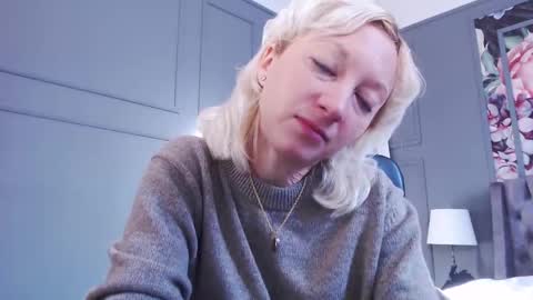 Snapshot of natalie_bitton chatting on February 2026 07:37:01 AM Natalie online show from February 2026 07:37:01 AM