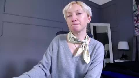 Snapshot of natalie_bitton chatting on February 2026 06:10:02 AM Natalie online show from February 2026 06:10:02 AM