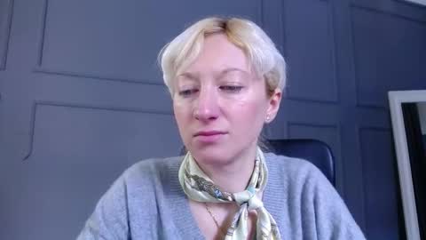 Snapshot of natalie_bitton chatting on February 2026 06:19:02 AM Natalie online show from February 2026 06:19:02 AM