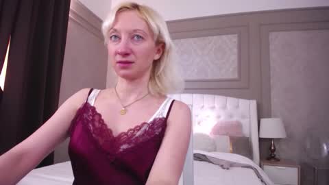 Snapshot of natalie_bitton chatting on March 2026 10:54:01 AM Natalie online show from March 2026 10:54:01 AM