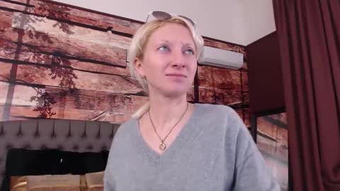 Snapshot of natalie_bitton chatting on March 2026 02:56:01 PM Natalie online show from March 2026 02:56:01 PM