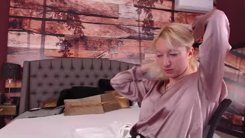 Snapshot of natalie_bitton chatting on March 2026 05:55:02 AM Natalie online show from March 2026 05:55:02 AM