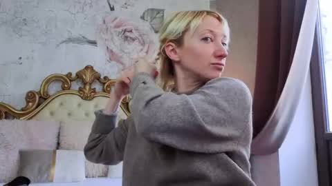 Snapshot of natalie_bitton chatting on March 2026 06:07:02 AM Natalie online show from March 2026 06:07:02 AM