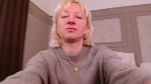 Snapshot of natalie_bitton chatting on April 2026 05:27:01 AM Natalie online show from April 2026 05:27:01 AM