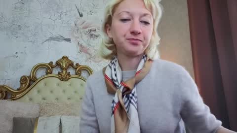 Snapshot of natalie_bitton chatting on April 2026 05:52:01 AM Natalie online show from April 2026 05:52:01 AM