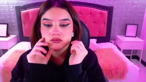 natalie  online show from September 2025 02:48:02 AM