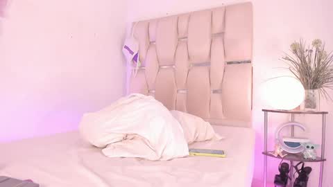 Snapshot of natalie_paris chatting on December 2024 02:17:02 PM Natalie online show from December 2024 02:17:02 PM