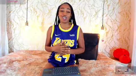 NATALIE online show from November 2025 12:49:02 PM