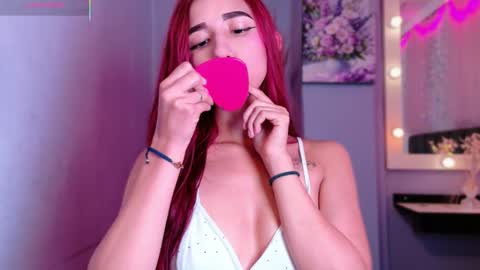 natalliapradas online show from November 2025 03:52:02 PM