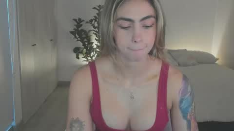 anatalybee online show from March 2026 10:16:01 PM