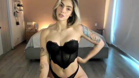 anatalybee online show from May 2026 09:31:01 PM